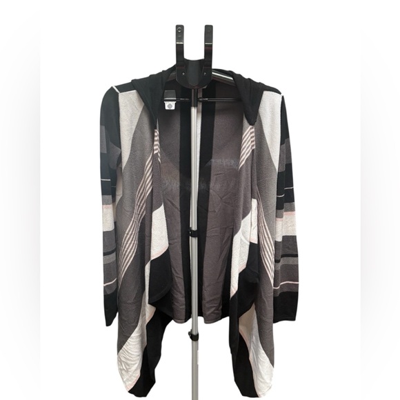 Warehouse One Sweaters - 🌺Warehouse One Black and Gray Patterned Cardigan